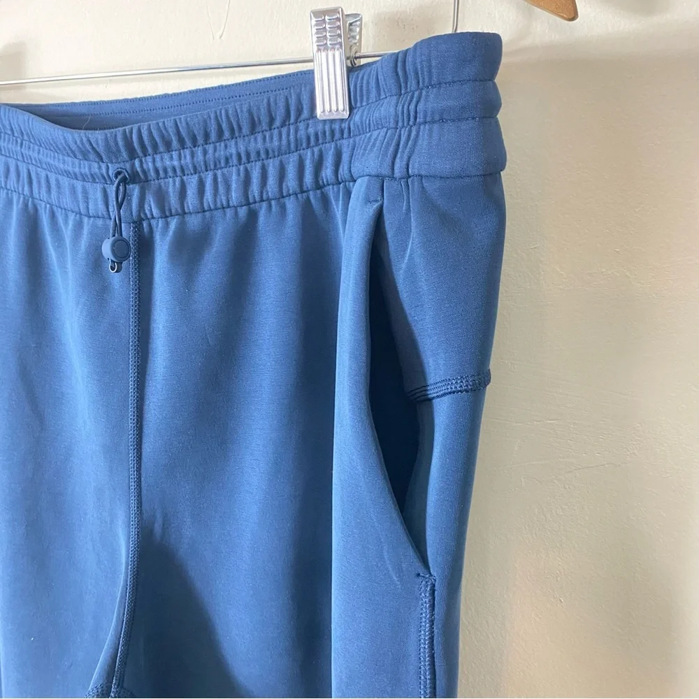 LIKE NEW Lululemon Softstreme High Rise Straight Leg Crop Pants True Navy - 12